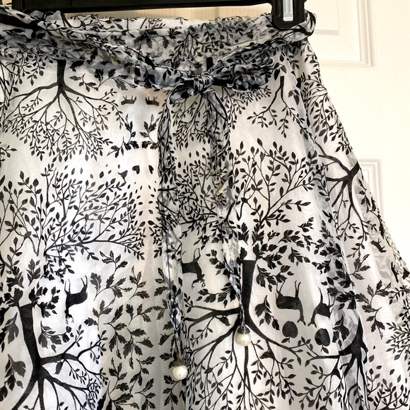 🎉HP🎉 Organza skirt in forest print - Picture 4 of 6